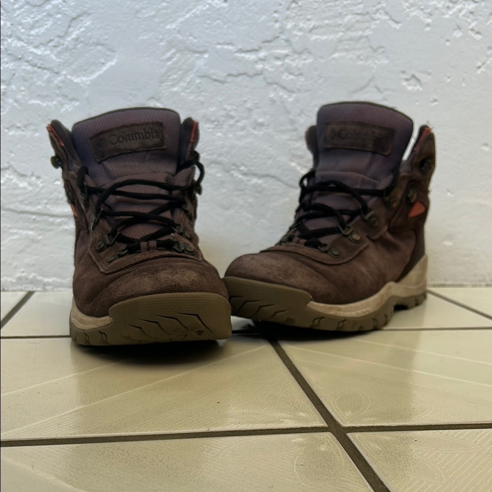 Columbia Newton Ridge Waterproof Hiking Boots
